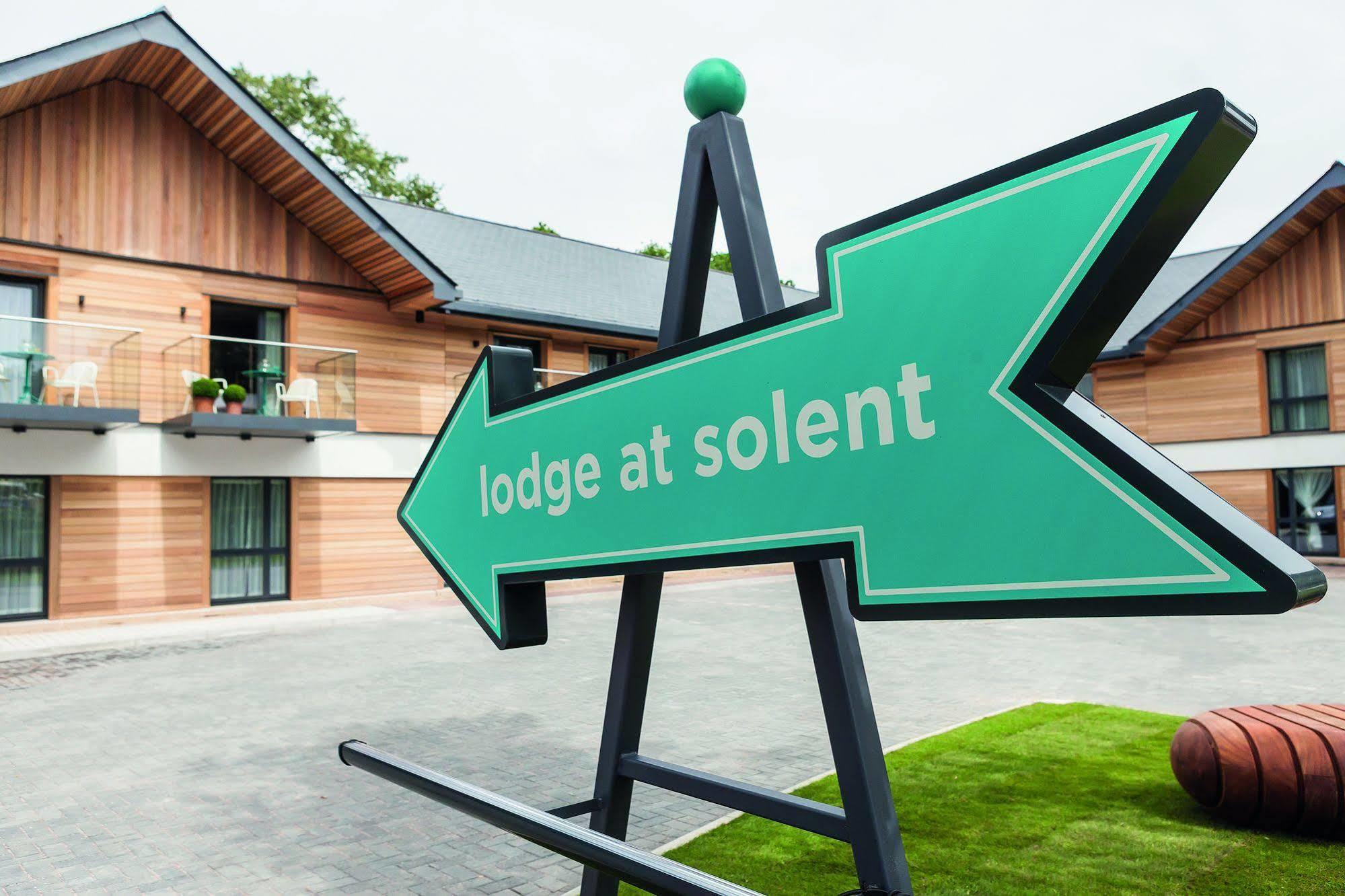 Lodge At Solent Fareham Exterior foto